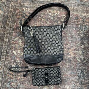 Coach Signature Shoulder Bag F10416 Black Gray Jacquard Canvas Logo & Wristlet